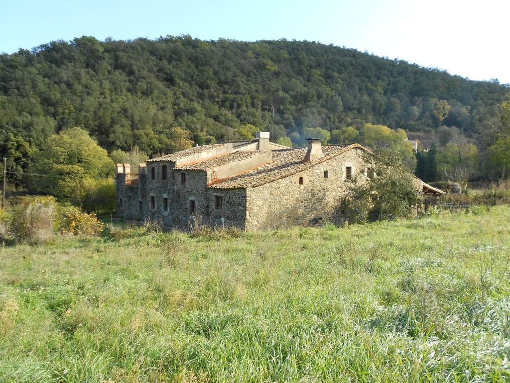 Masia de pedra en venda a Llagostera